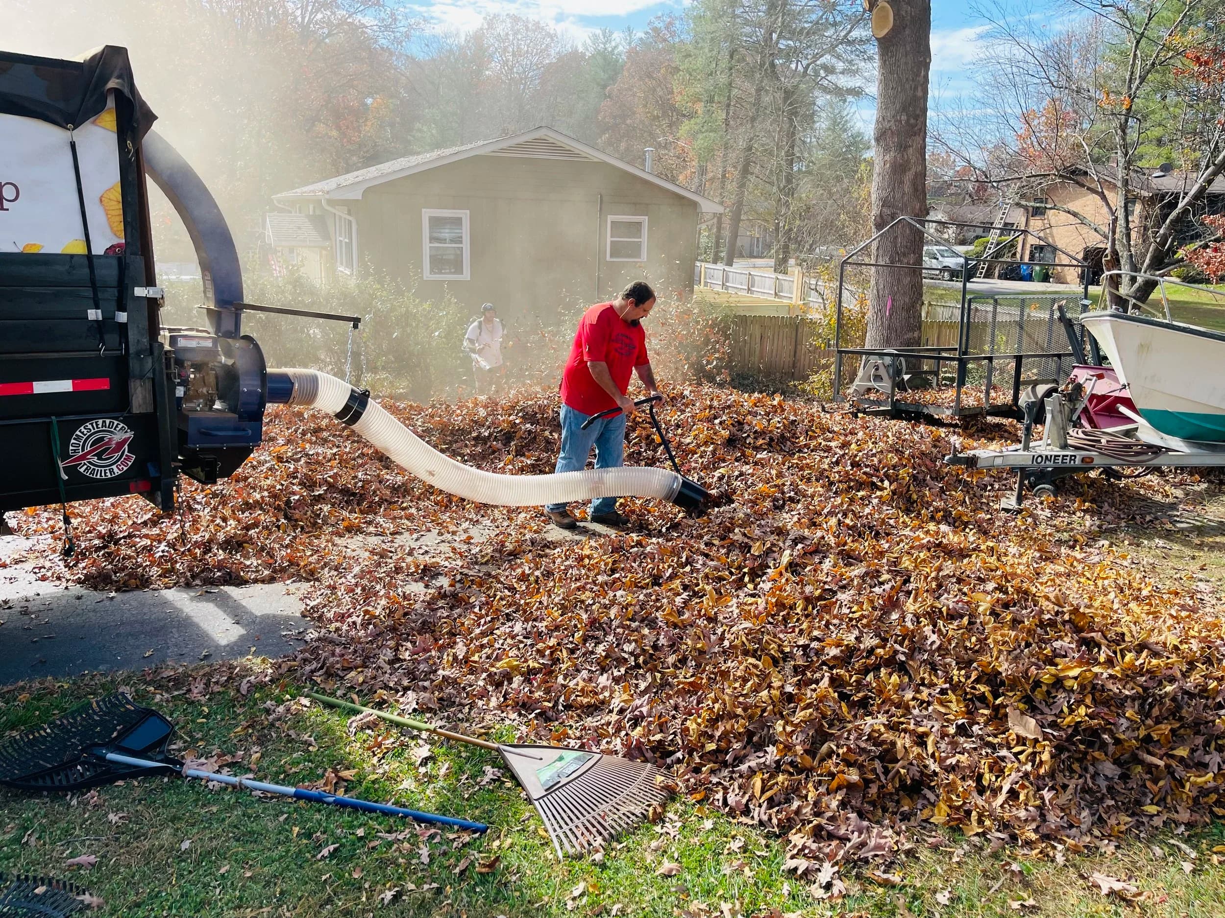 Leaf Removal Services in Toledo, OH